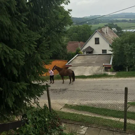 Alena Hutarova -chalupa Semesterbostad