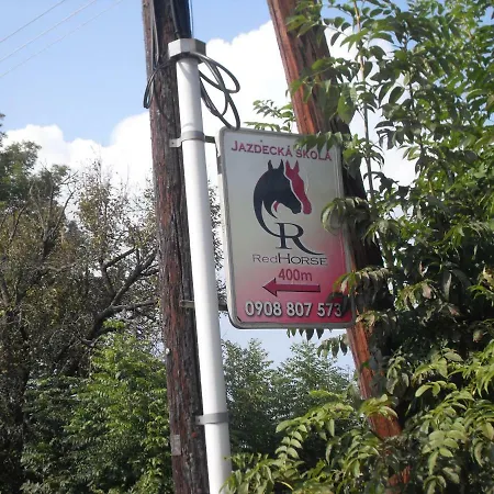 Alena Hutarova -chalupa Bzince pod Javorinou