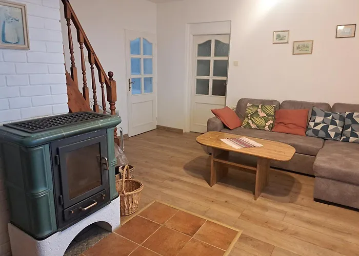 Alena Hutarova -chalupa Casa de Férias